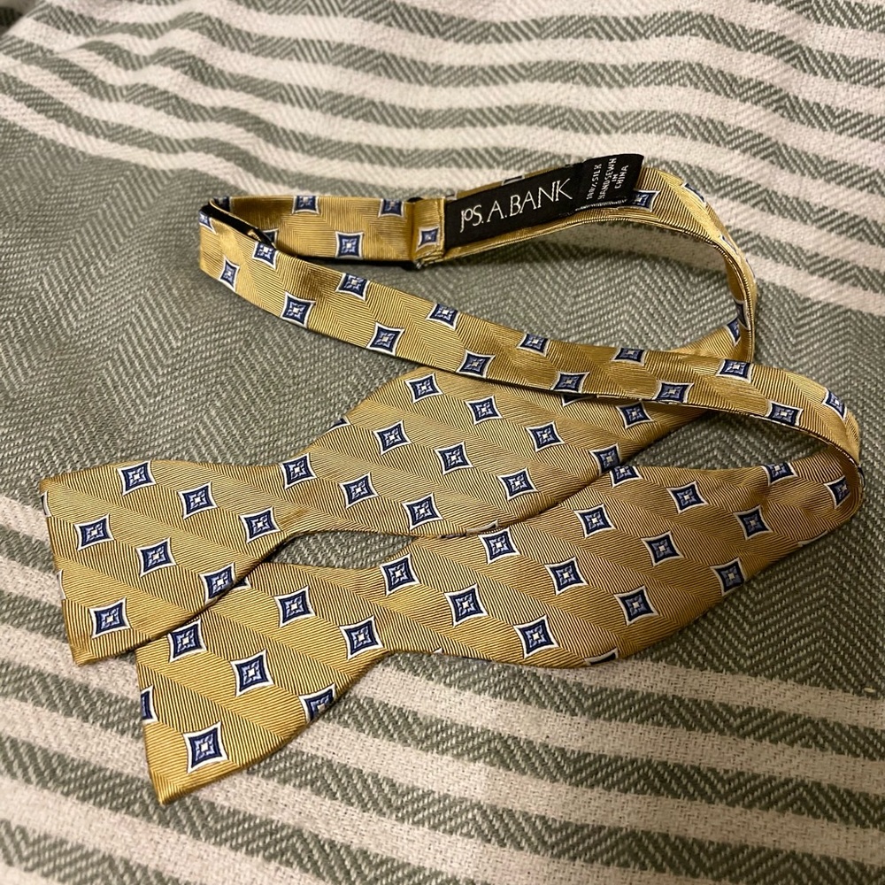 Jos A Bank Silk Yellow with Blue Squares Bowtie‎